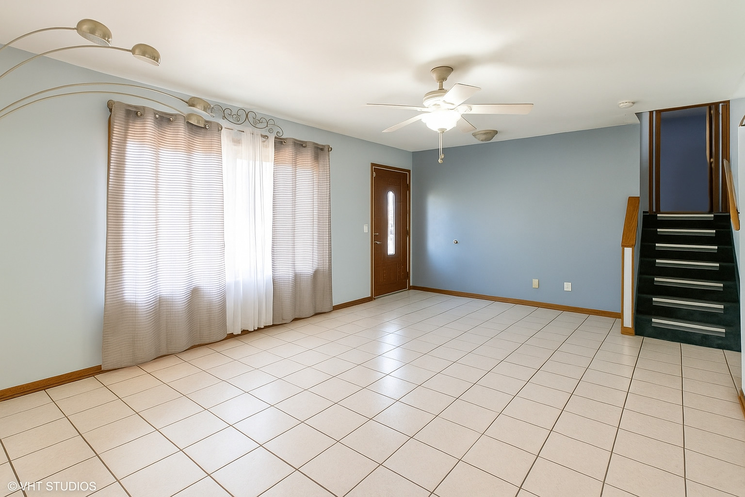 565 Flagstaff Lane, Hoffman Estates, IL 60169