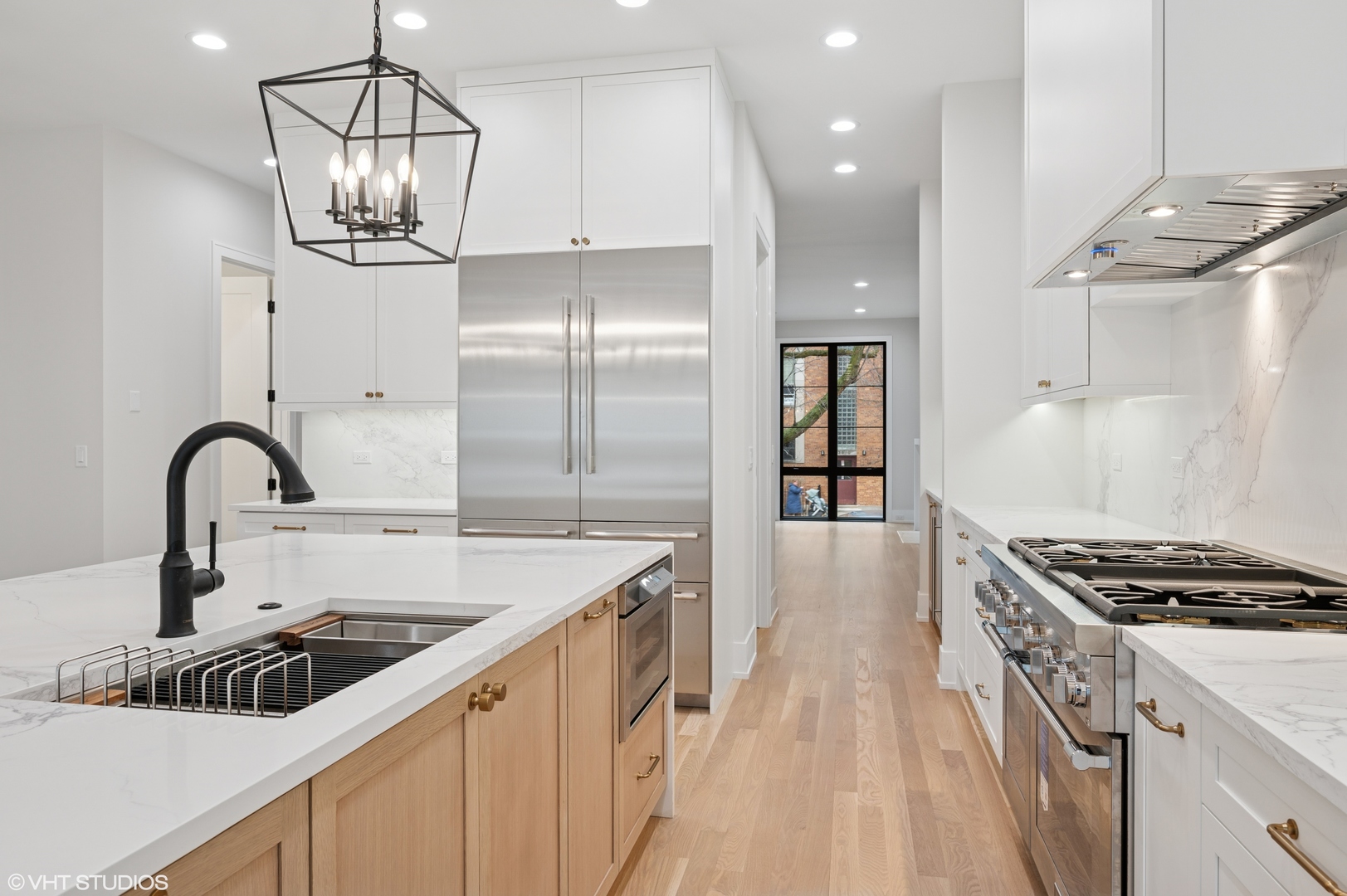 3920 N Bell Avenue, Chicago, IL 60618
