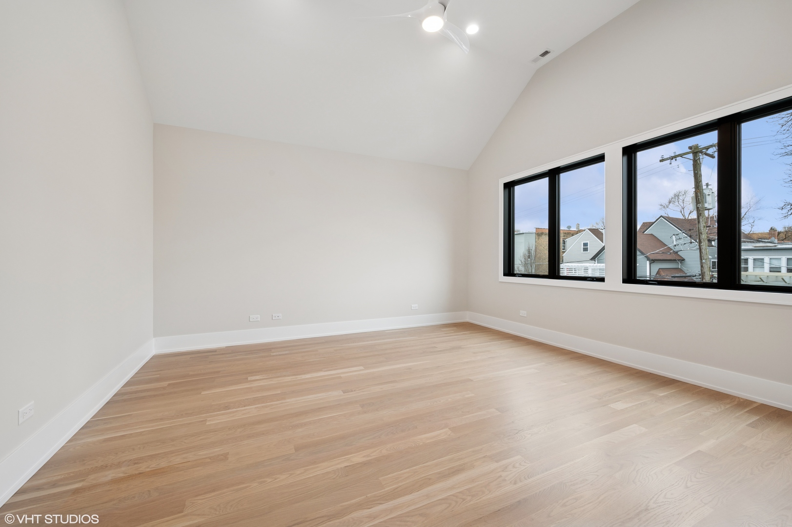 3920 N Bell Avenue, Chicago, IL 60618
