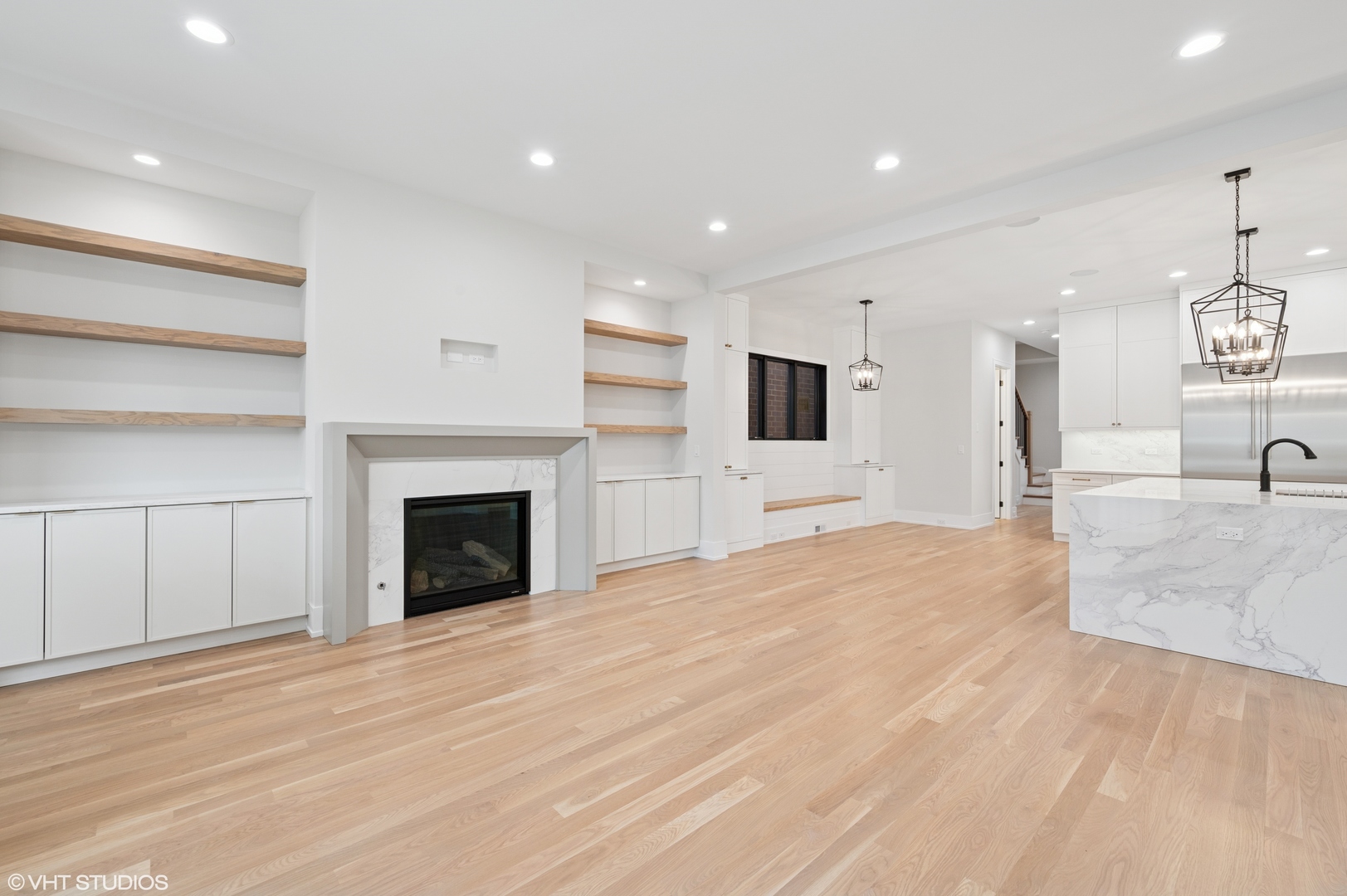 3920 N Bell Avenue, Chicago, IL 60618