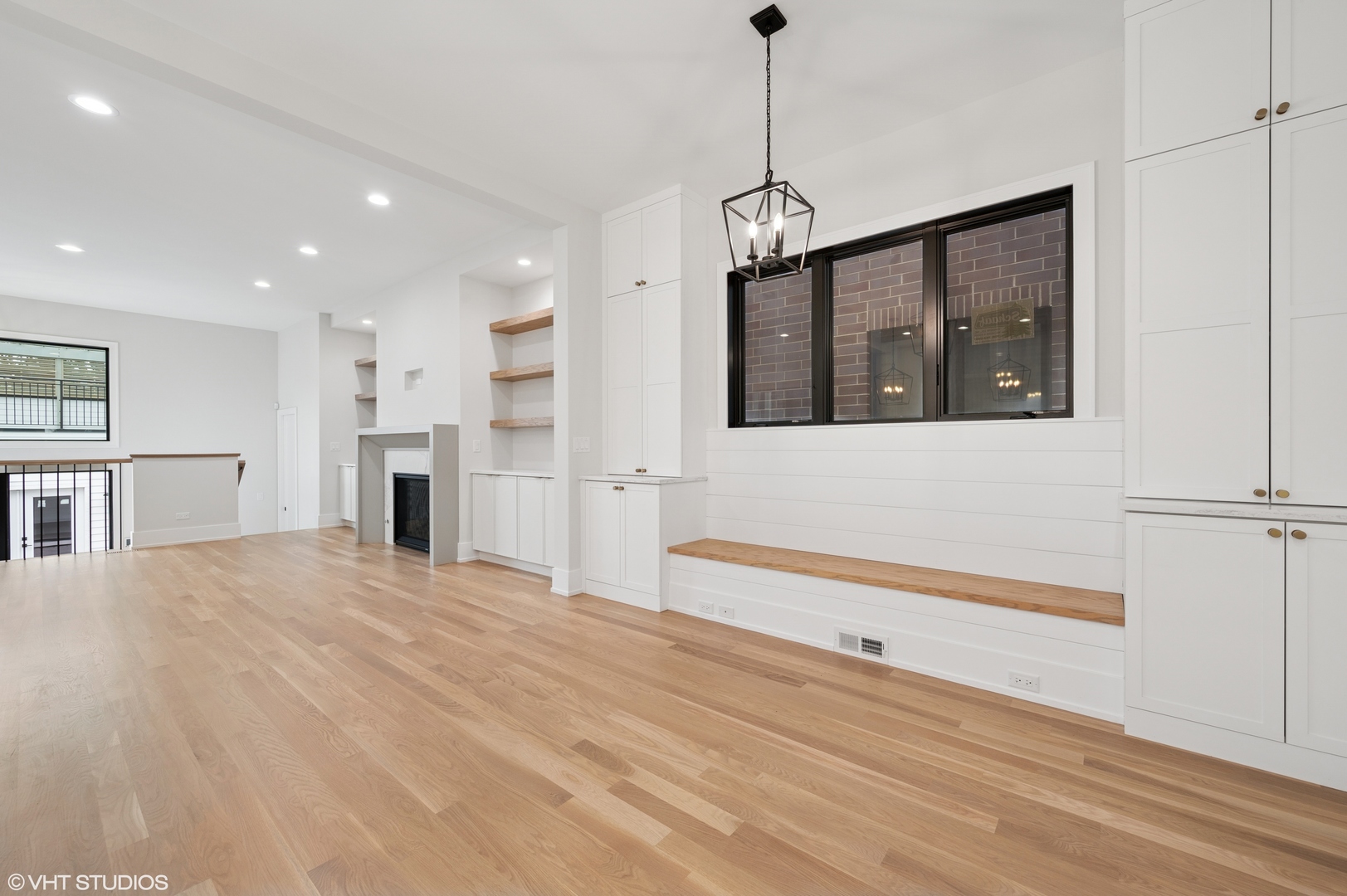 3920 N Bell Avenue, Chicago, IL 60618