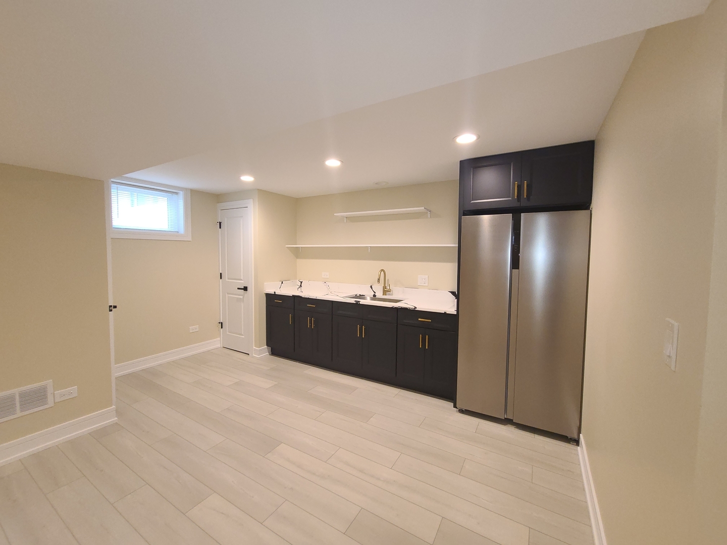 7025 W 84th Street, Burbank, IL 60459