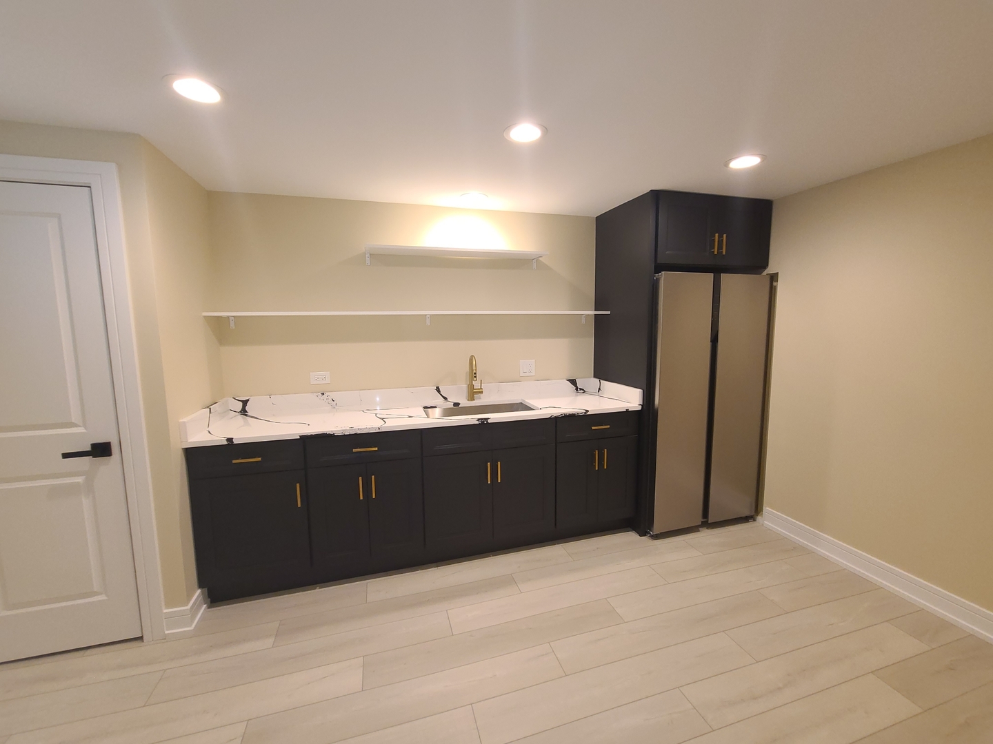 7025 W 84th Street, Burbank, IL 60459