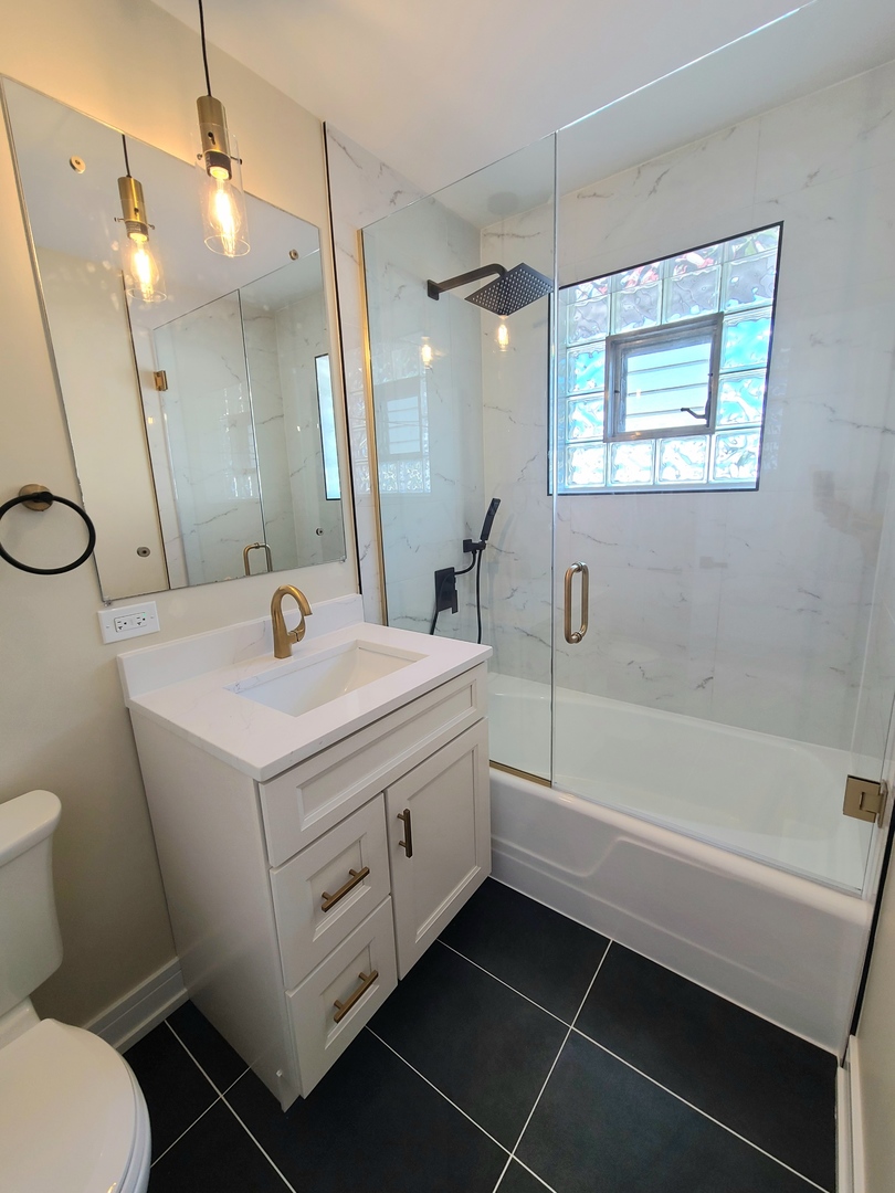 7025 W 84th Street, Burbank, IL 60459