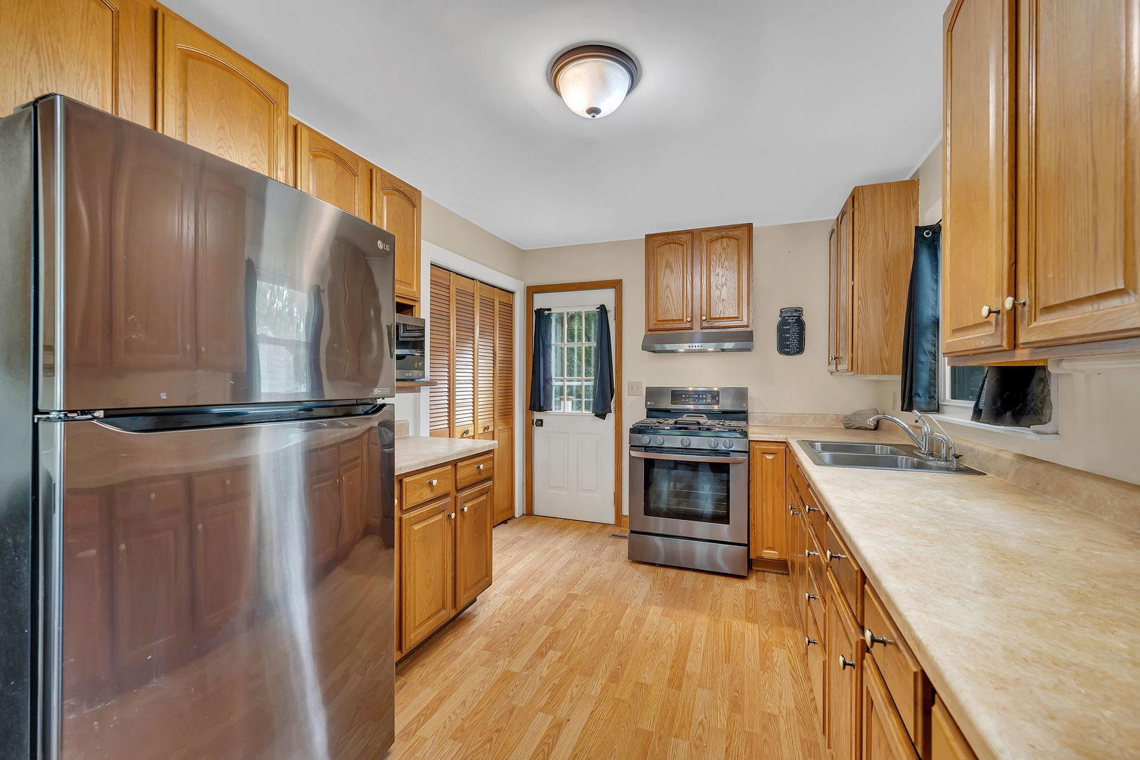 172 S Hossack Street, Seneca, IL 61360