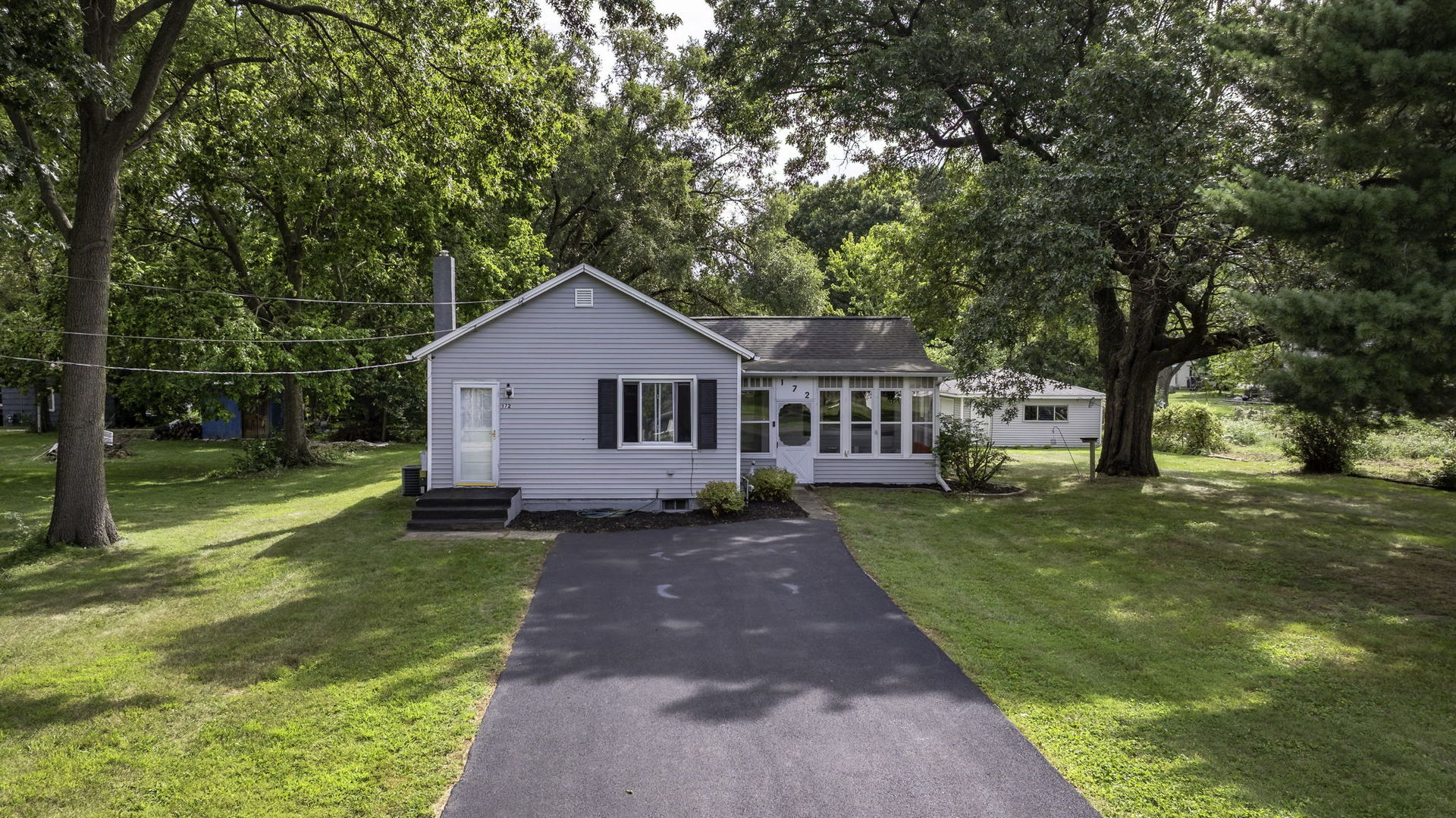 172 S Hossack Street, Seneca, IL 61360