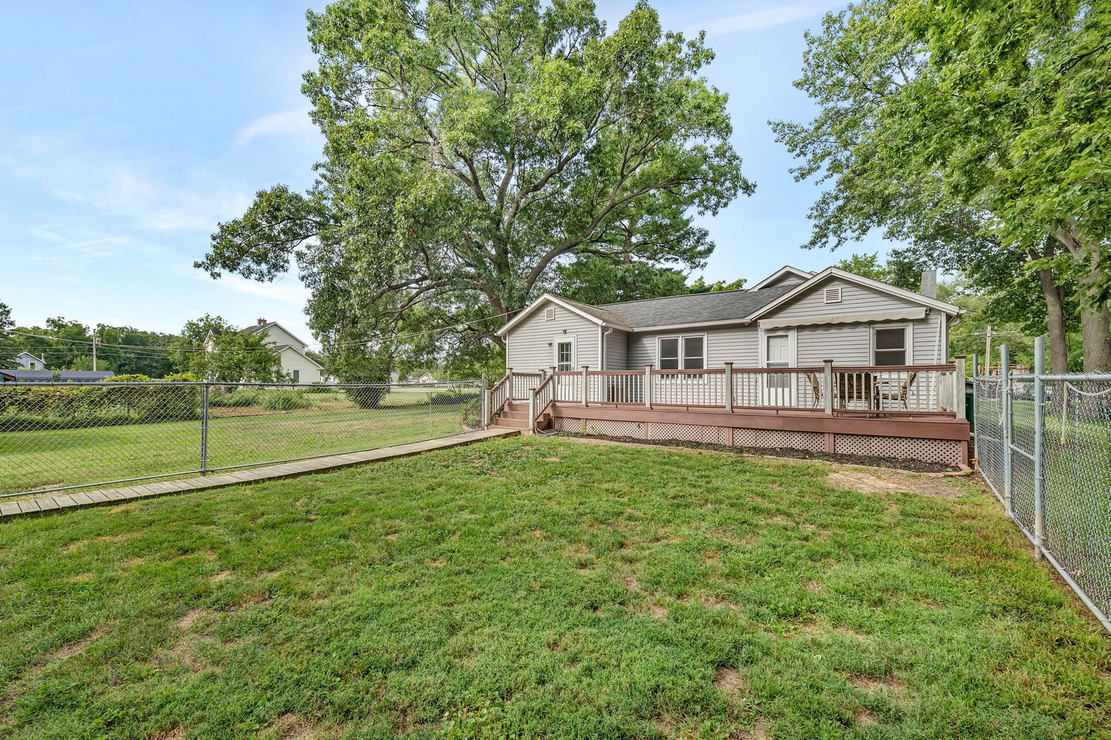 172 S Hossack Street, Seneca, IL 61360