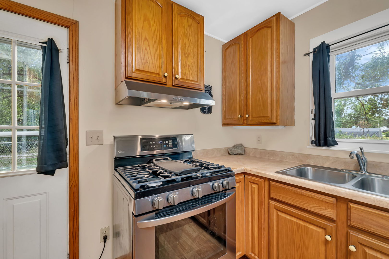 172 S Hossack Street, Seneca, IL 61360
