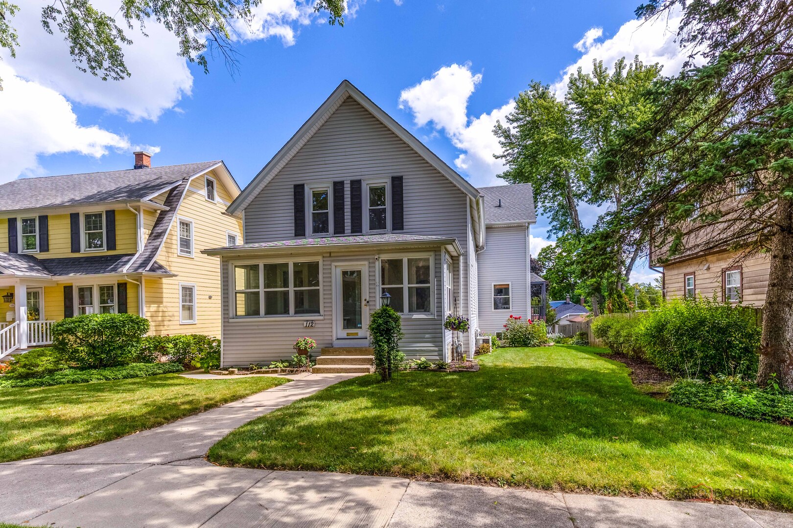 112 3rd Street, Libertyville, IL 60048