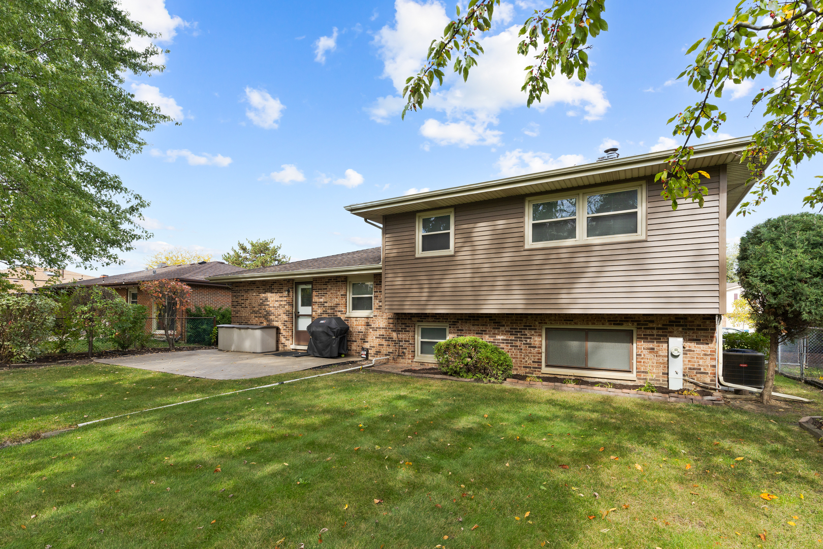 1827 W Sherry Lane, Addison, IL 60101