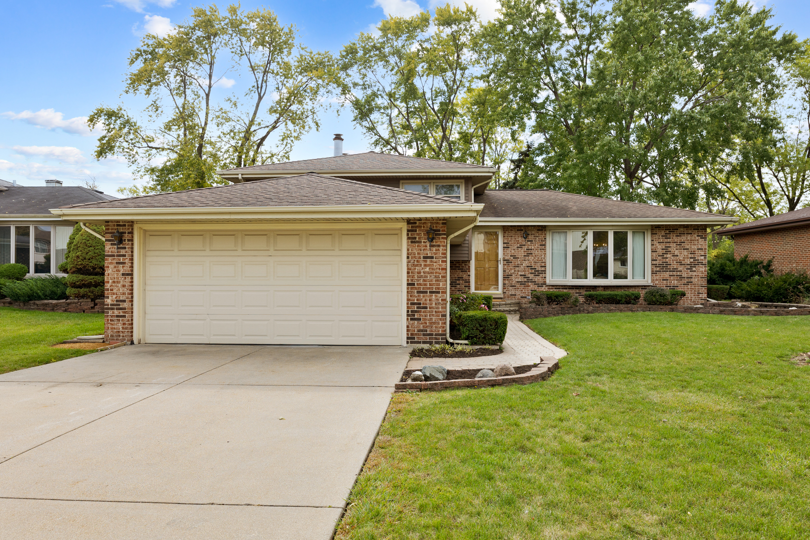 1827 W Sherry Lane, Addison, IL 60101