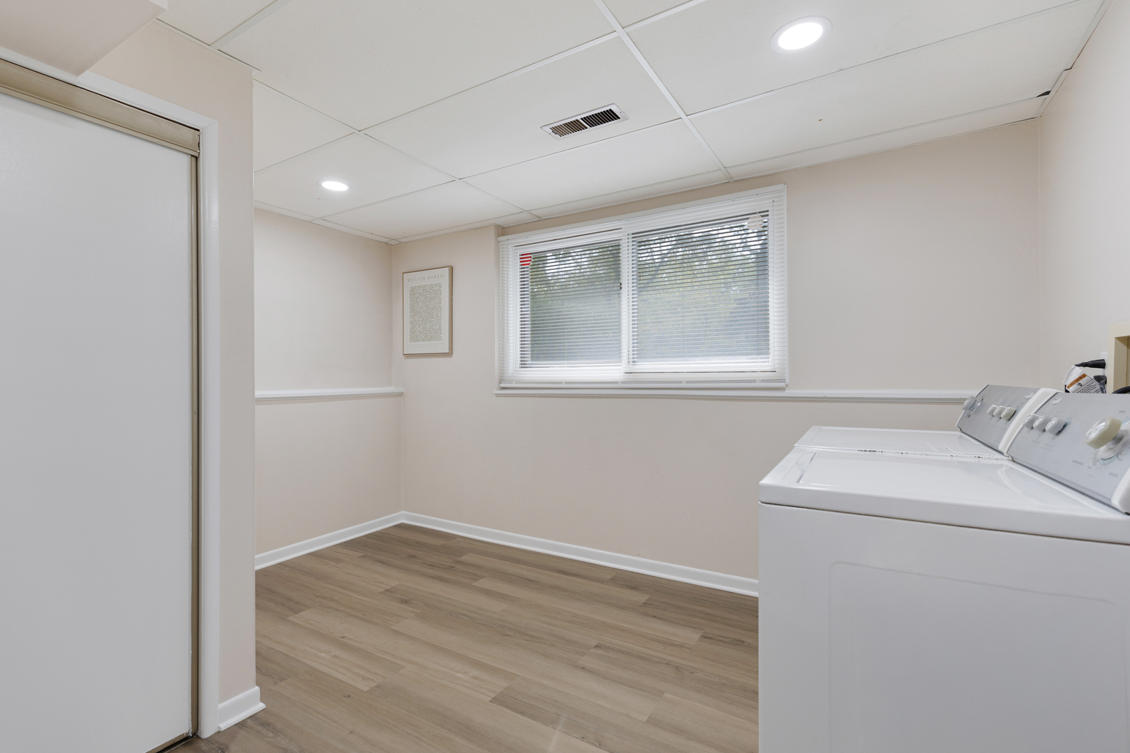 1827 W Sherry Lane, Addison, IL 60101