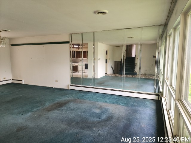 15415 Woodlawn East Avenue, South Holland, IL 60473