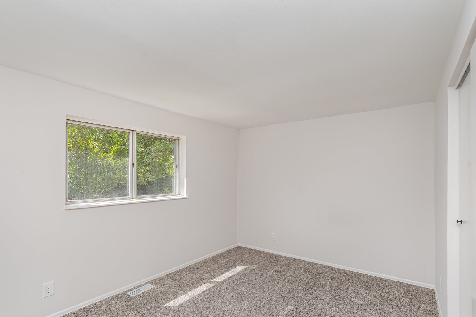353 Rockhurst Road, Bolingbrook, IL 60440
