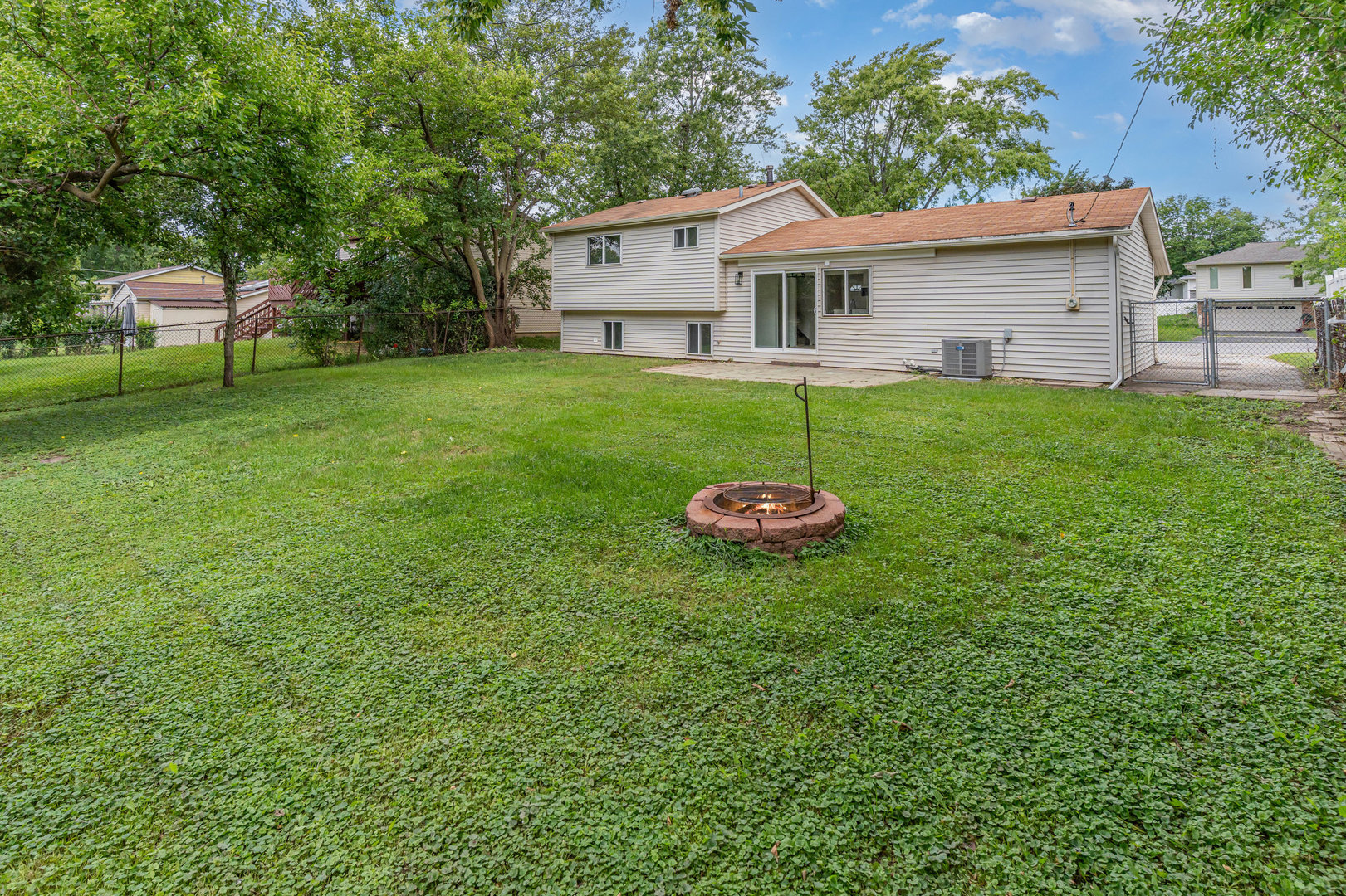 353 Rockhurst Road, Bolingbrook, IL 60440