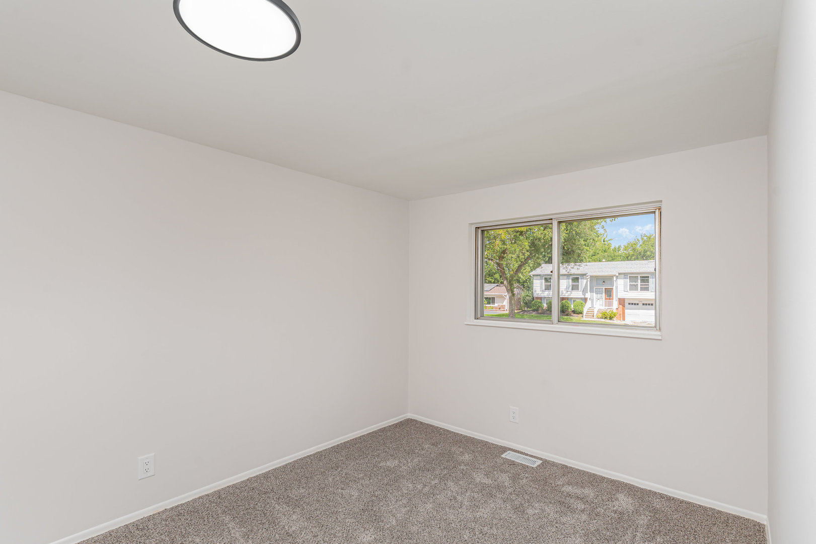 353 Rockhurst Road, Bolingbrook, IL 60440