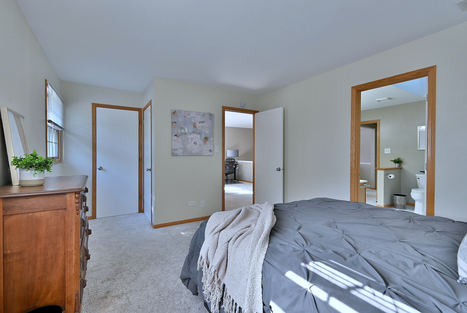 1036 Claremont Drive, Downers Grove, IL 60516