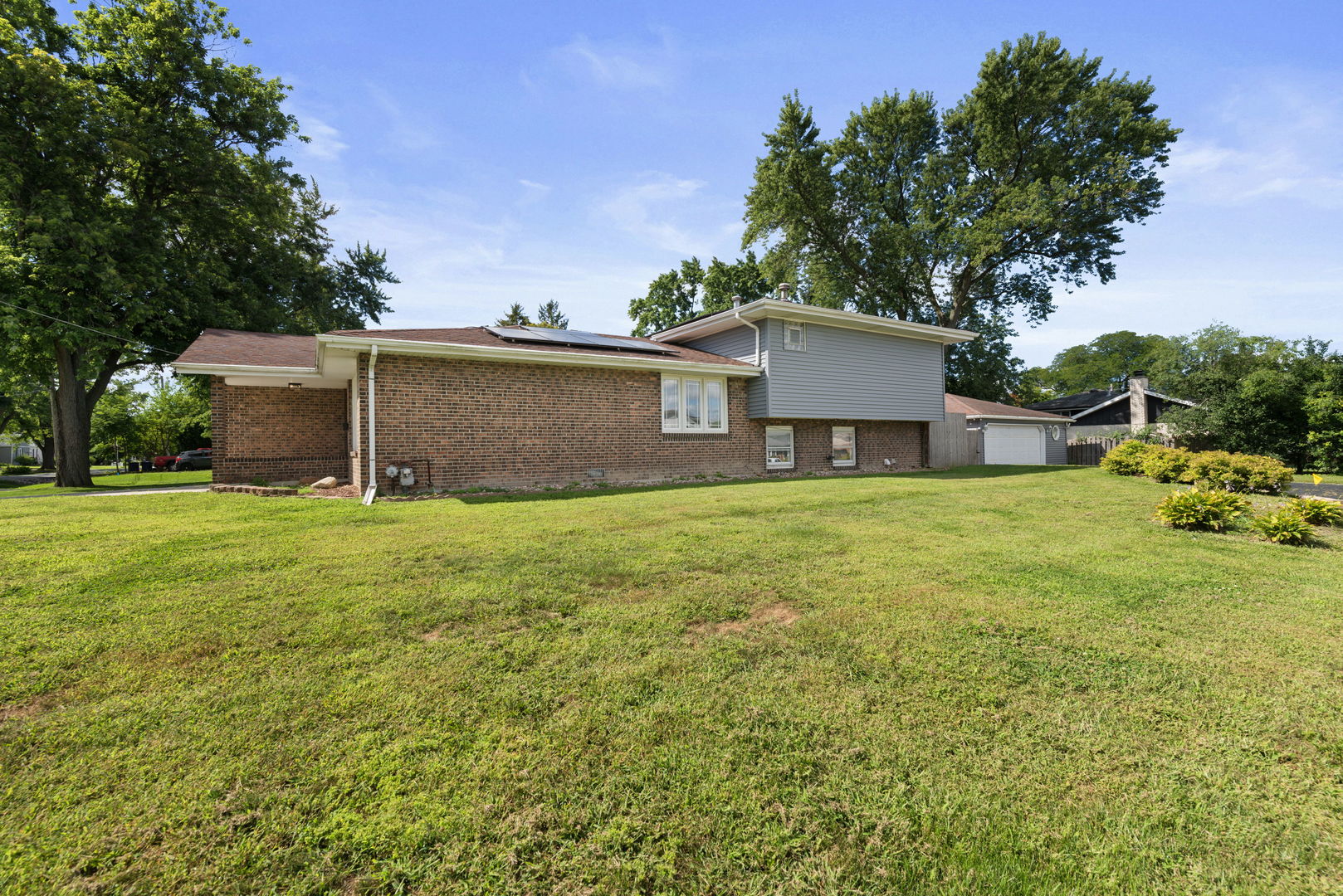 6537 W 107th Street, Worth, IL 60482