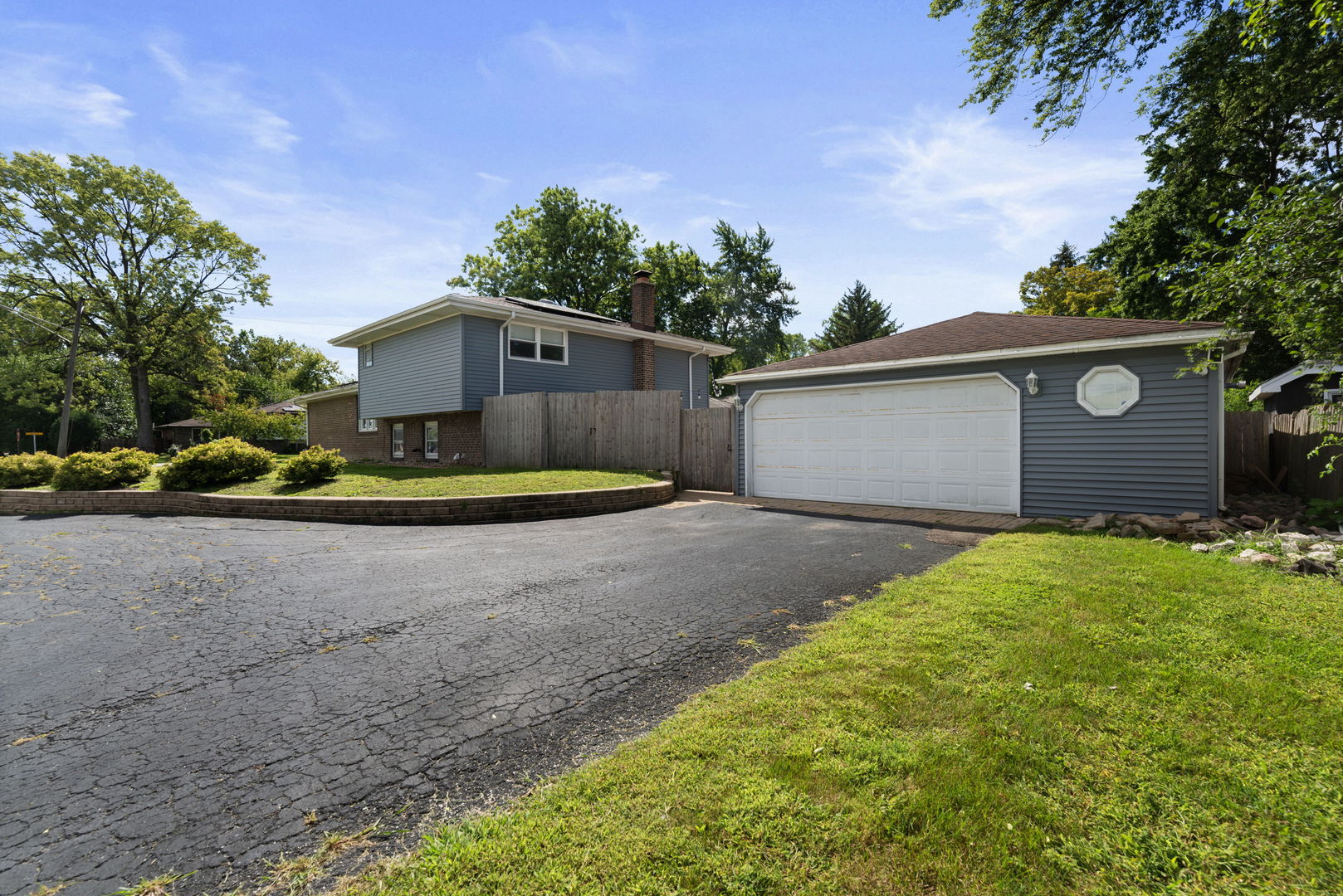 6537 W 107th Street, Worth, IL 60482