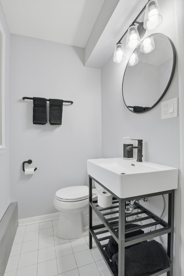 718 S WASHINGTON Avenue, Park Ridge, IL 60068