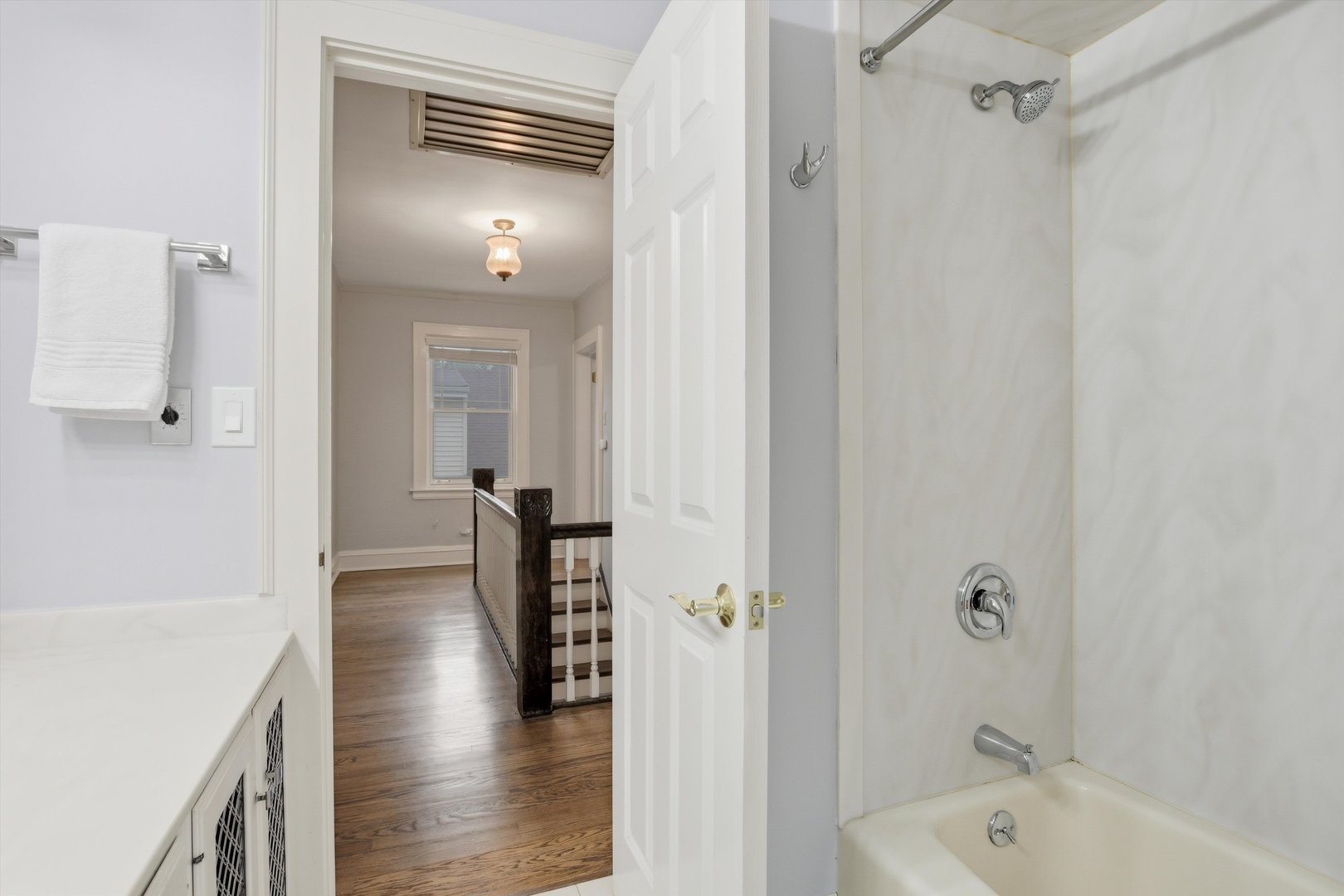 718 S WASHINGTON Avenue, Park Ridge, IL 60068