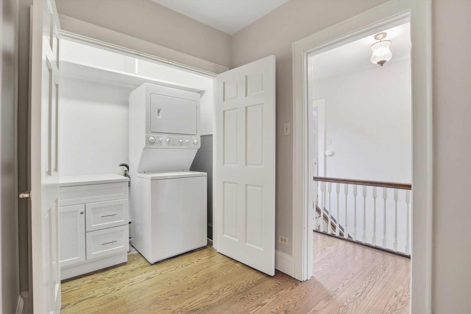 718 S WASHINGTON Avenue, Park Ridge, IL 60068