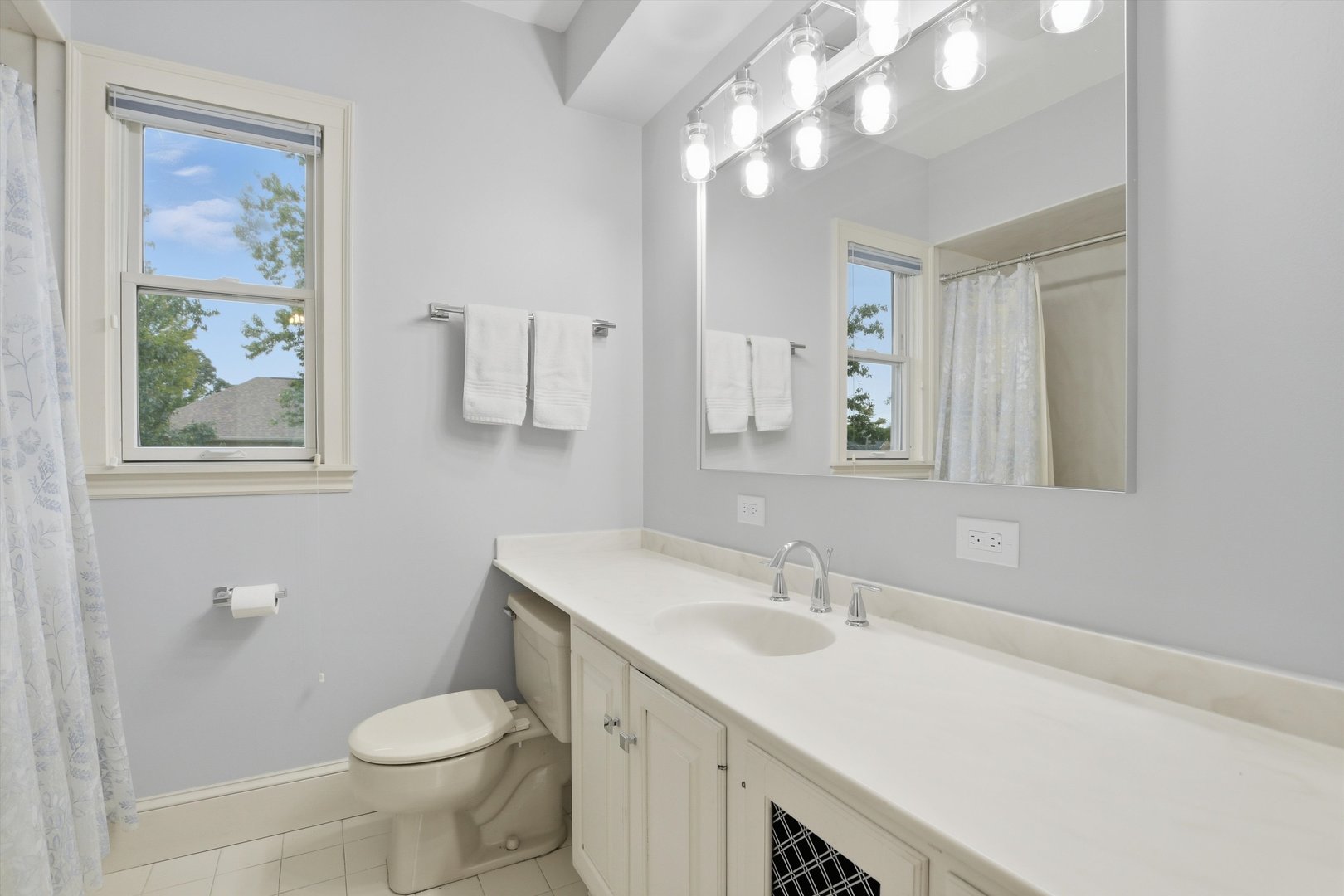 718 S WASHINGTON Avenue, Park Ridge, IL 60068