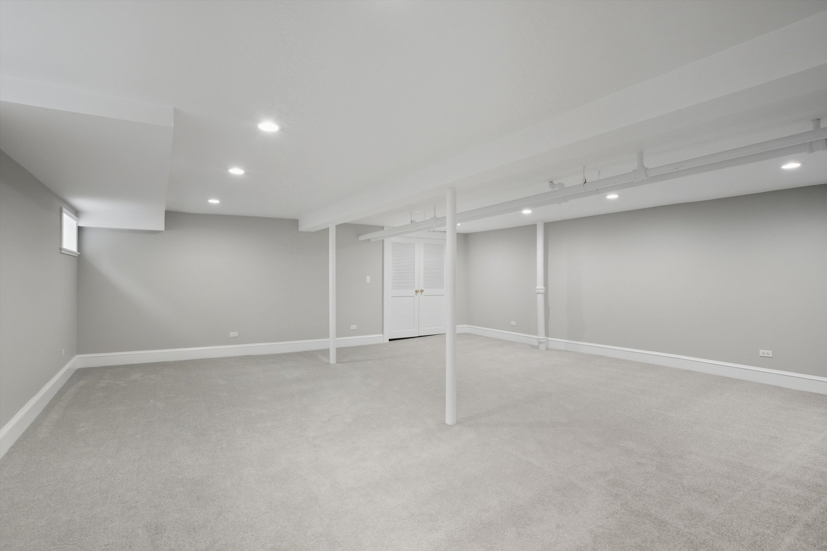 718 S WASHINGTON Avenue, Park Ridge, IL 60068