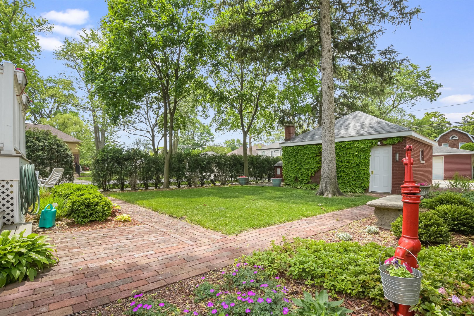 718 S WASHINGTON Avenue, Park Ridge, IL 60068