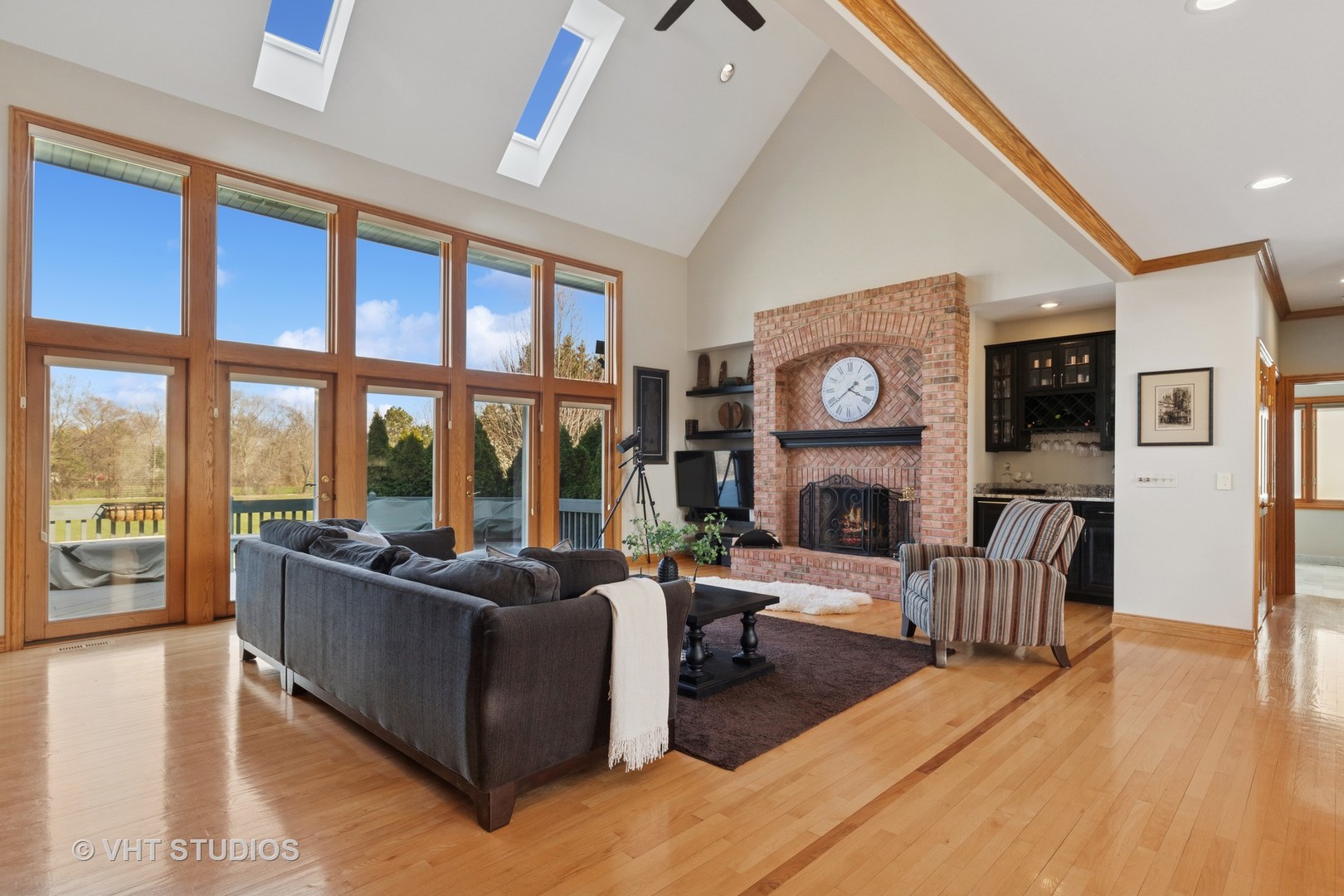 1512 Sunnyview Road, Libertyville, IL 60048