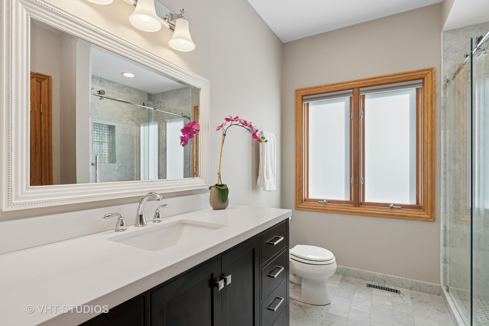 1512 Sunnyview Road, Libertyville, IL 60048