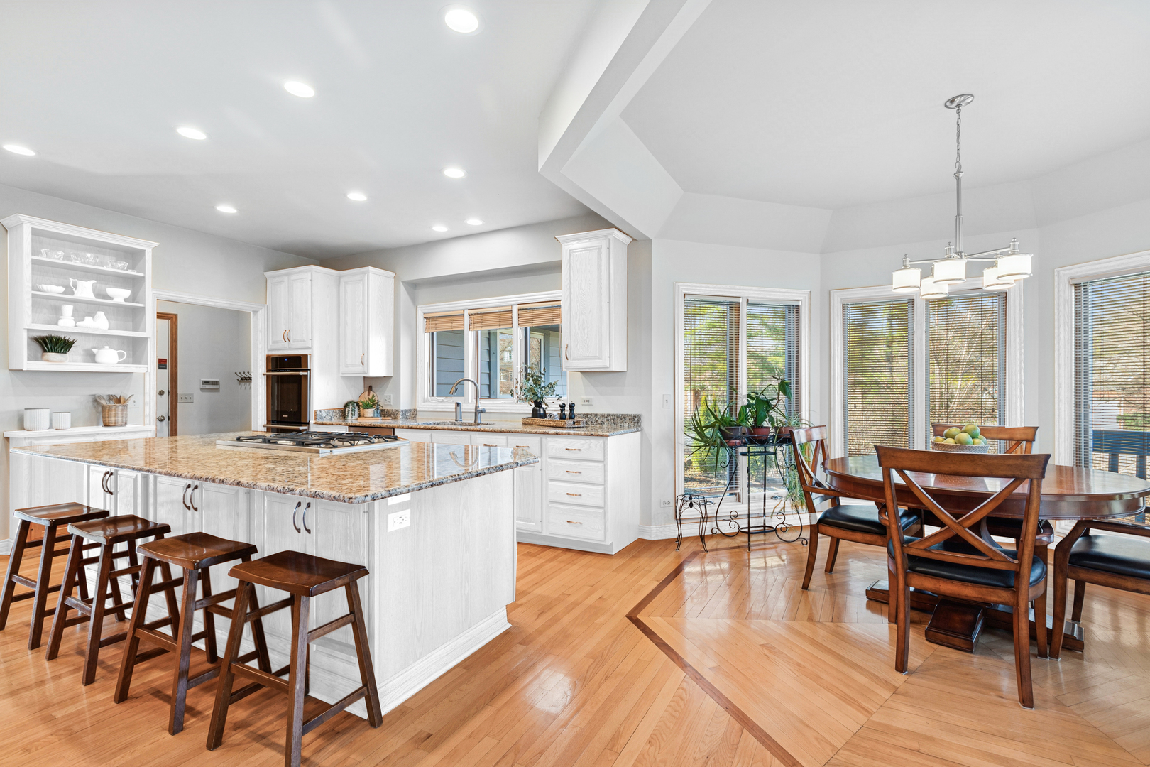 1512 Sunnyview Road, Libertyville, IL 60048