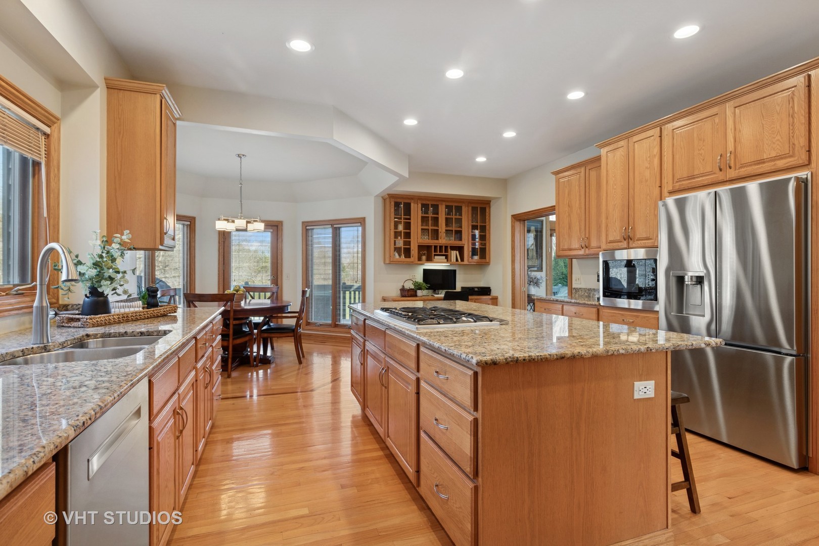 1512 Sunnyview Road, Libertyville, IL 60048