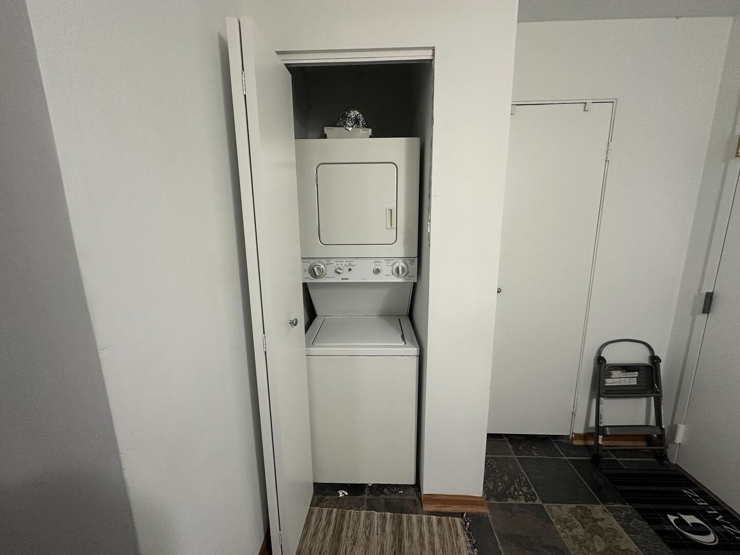 40 E 9th Street #402, Chicago, IL 60605