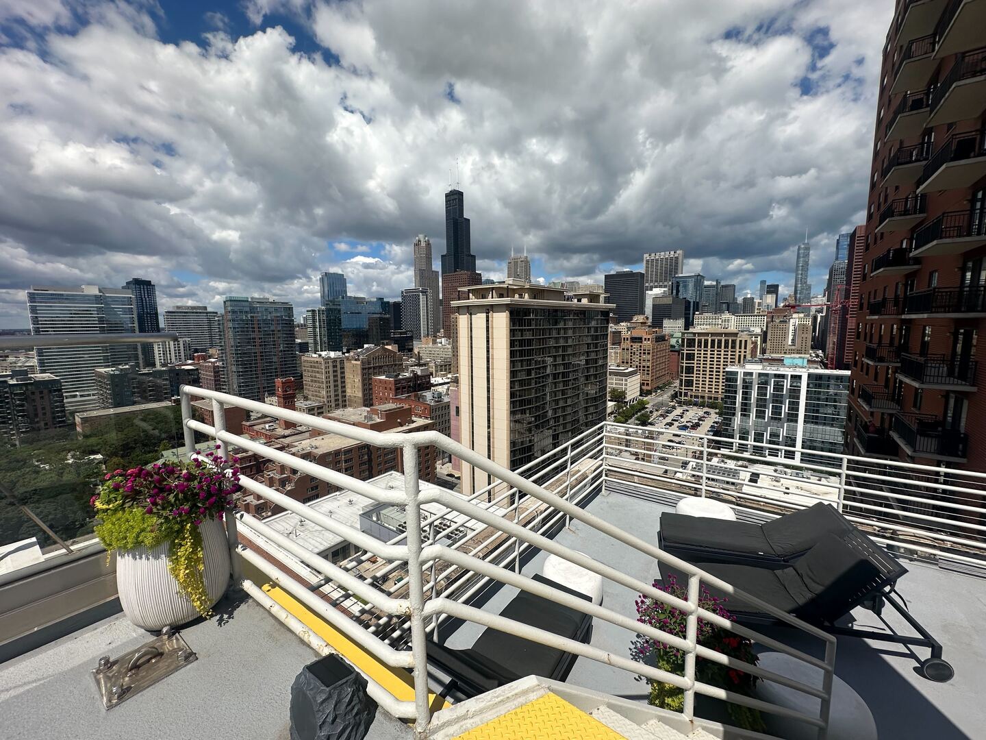 40 E 9th Street #402, Chicago, IL 60605