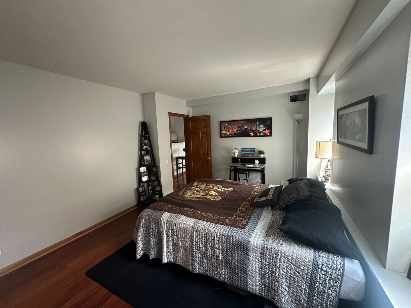 40 E 9th Street #402, Chicago, IL 60605