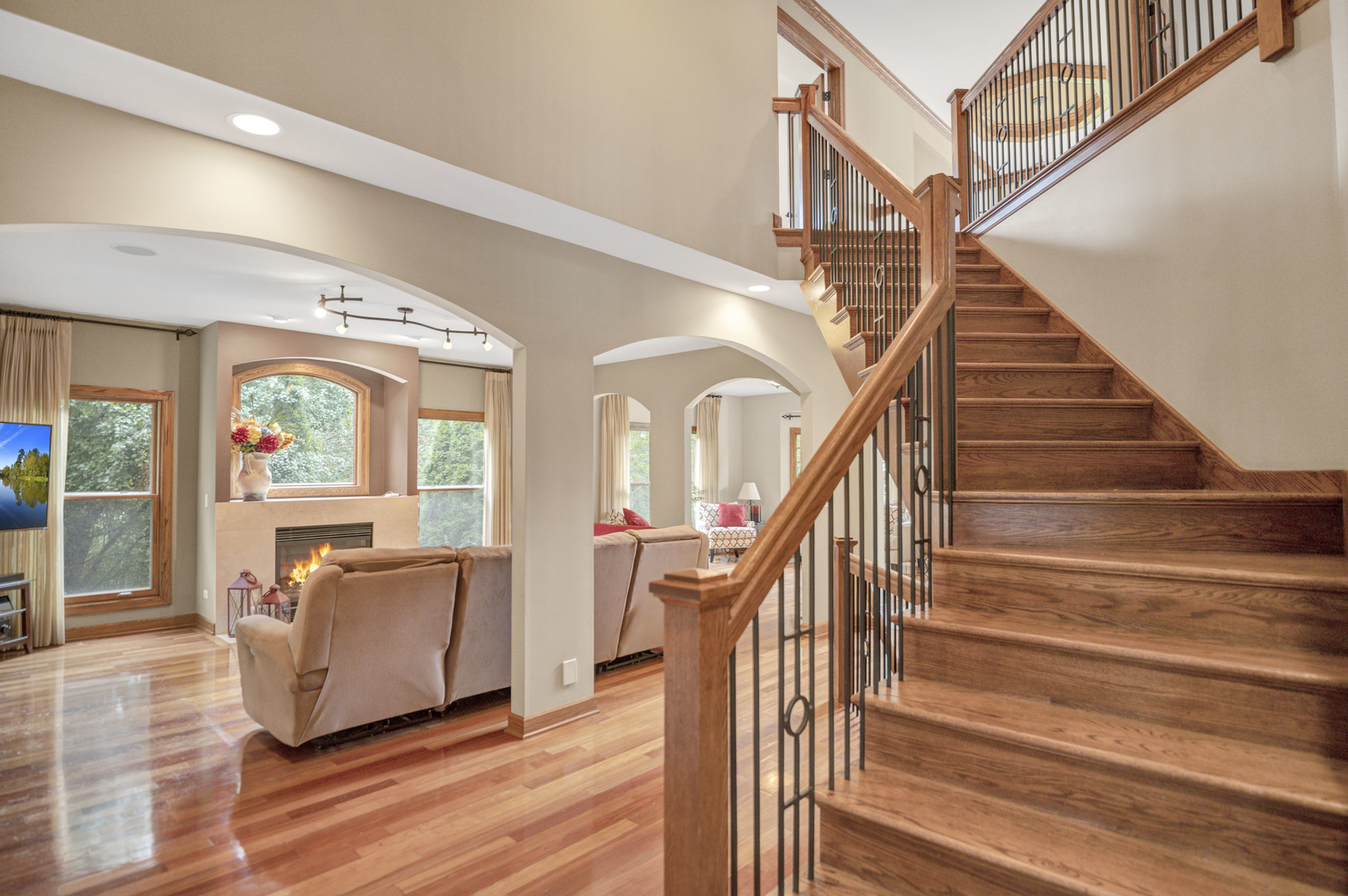 1535 S Douglas Avenue, Arlington Heights, IL 60005