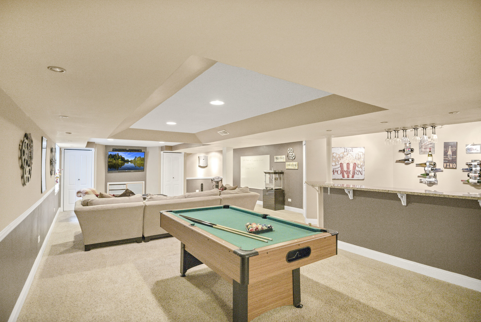 1535 S Douglas Avenue, Arlington Heights, IL 60005
