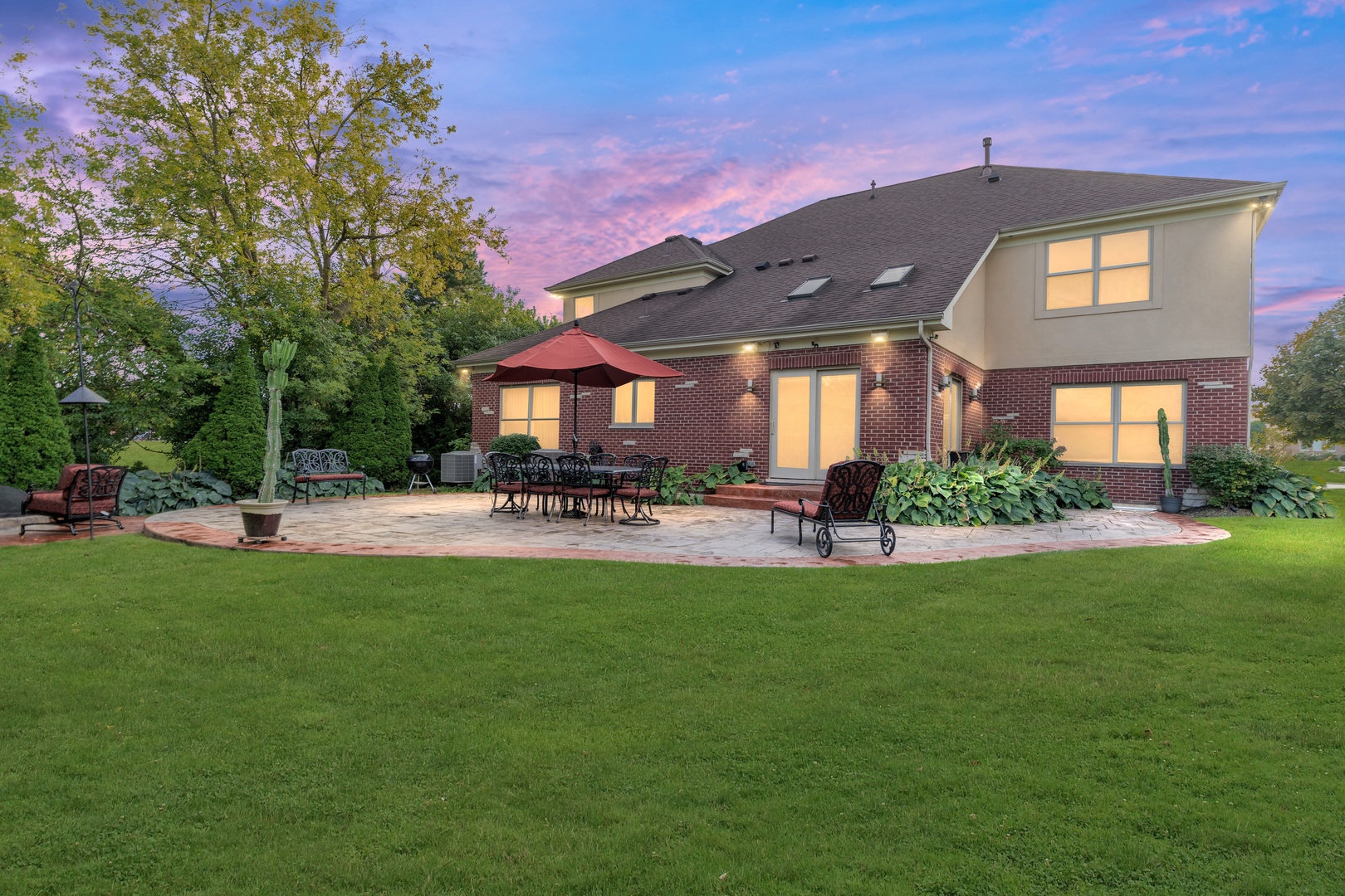 1535 S Douglas Avenue, Arlington Heights, IL 60005