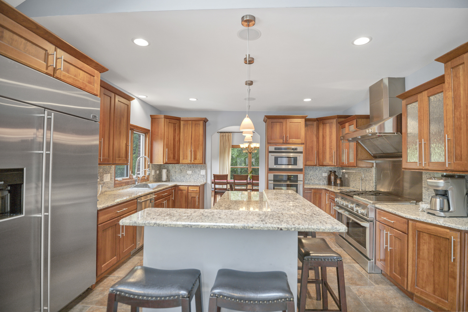 1535 S Douglas Avenue, Arlington Heights, IL 60005