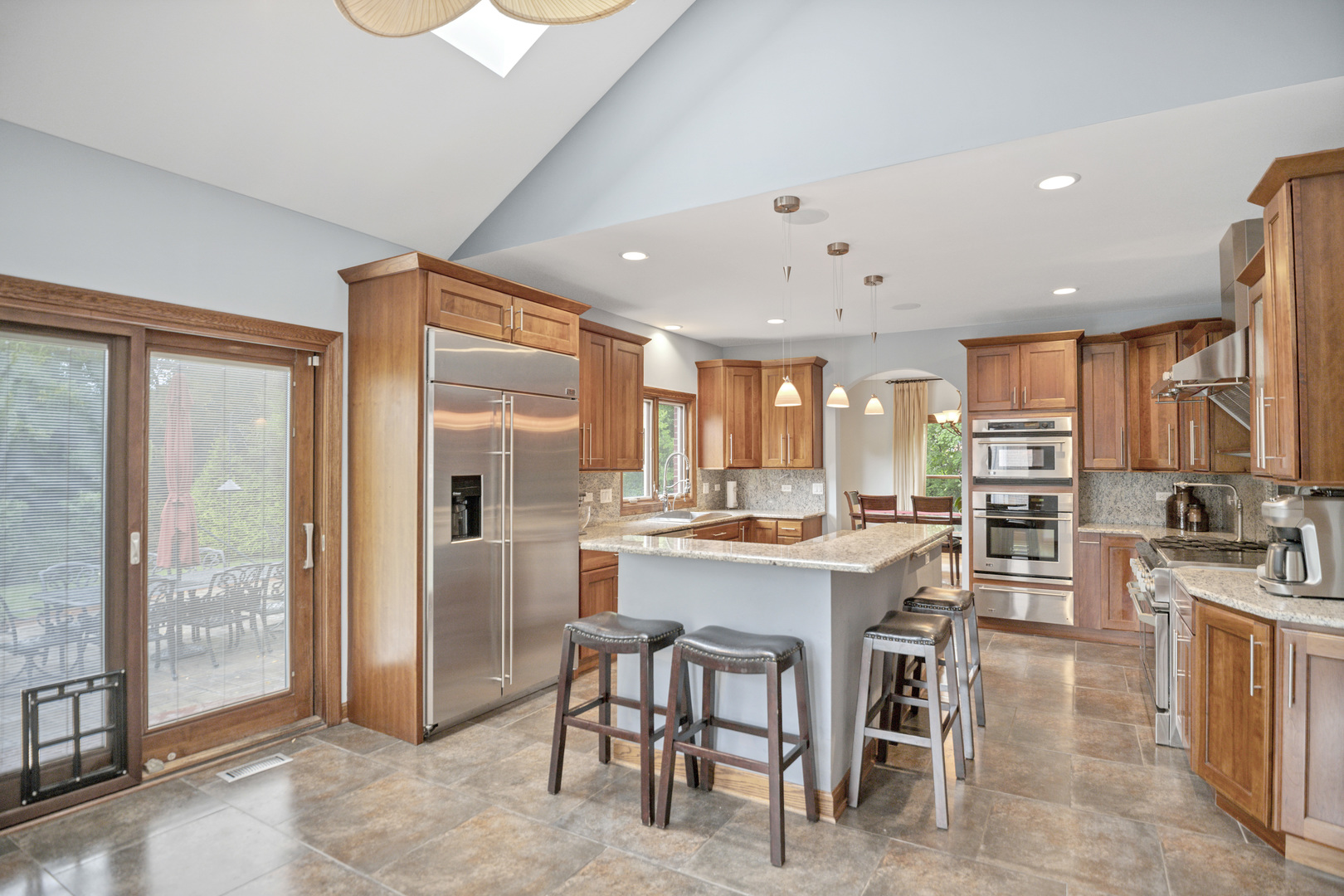 1535 S Douglas Avenue, Arlington Heights, IL 60005