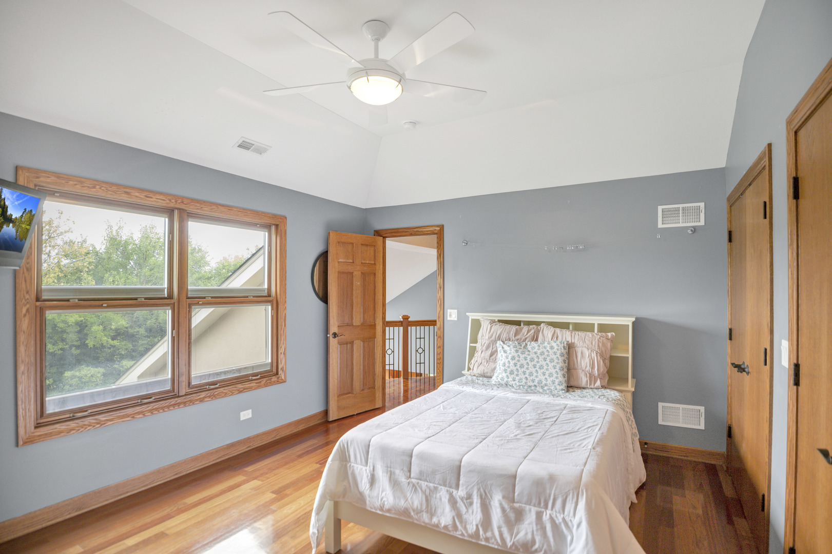 1535 S Douglas Avenue, Arlington Heights, IL 60005