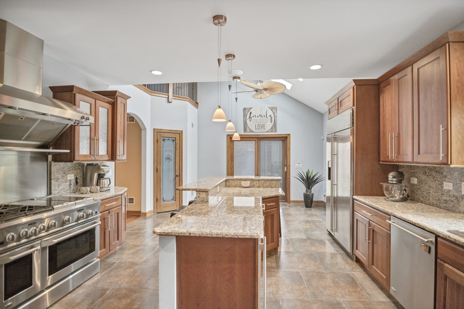 1535 S Douglas Avenue, Arlington Heights, IL 60005