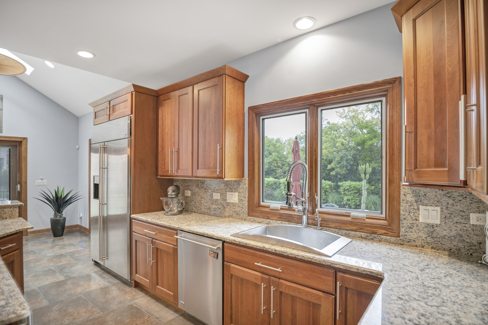 1535 S Douglas Avenue, Arlington Heights, IL 60005
