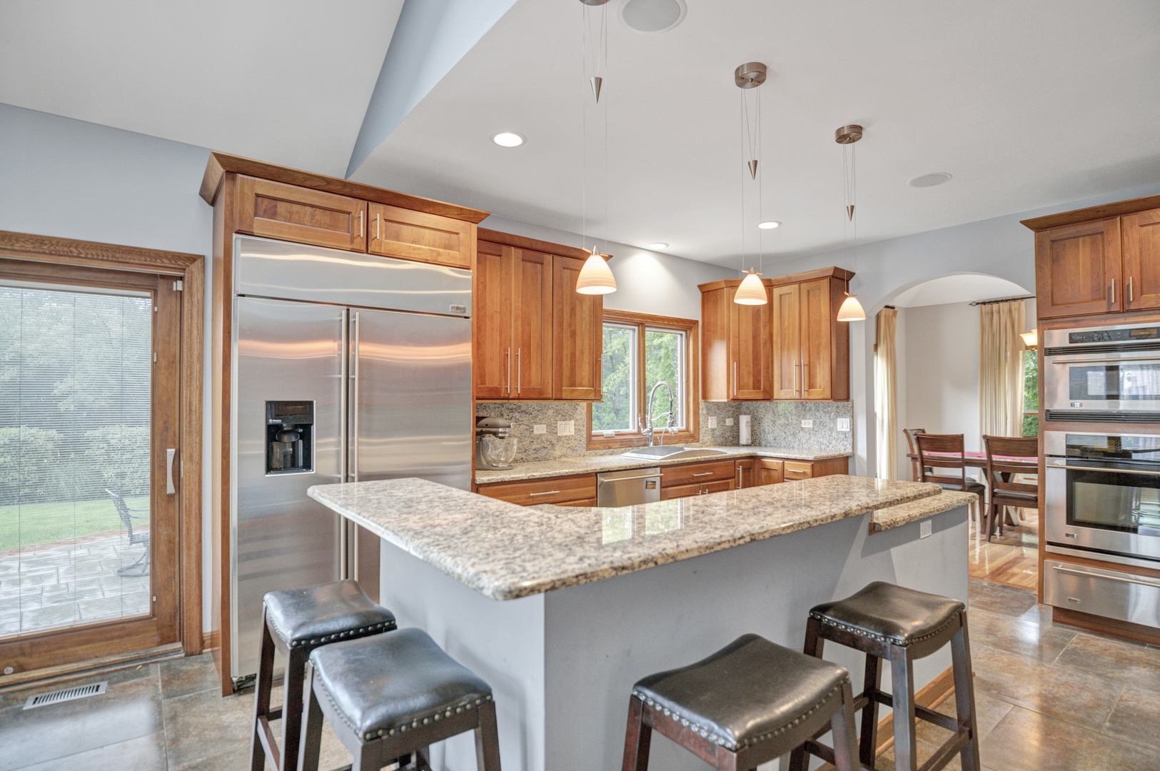 1535 S Douglas Avenue, Arlington Heights, IL 60005