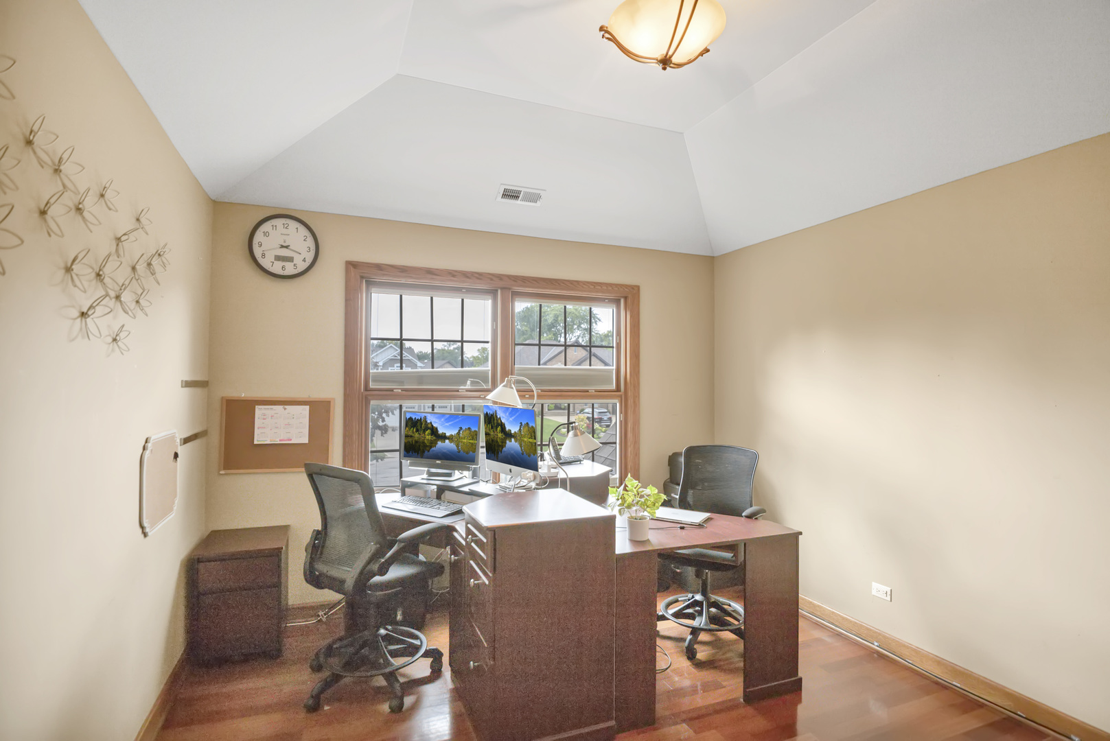 1535 S Douglas Avenue, Arlington Heights, IL 60005