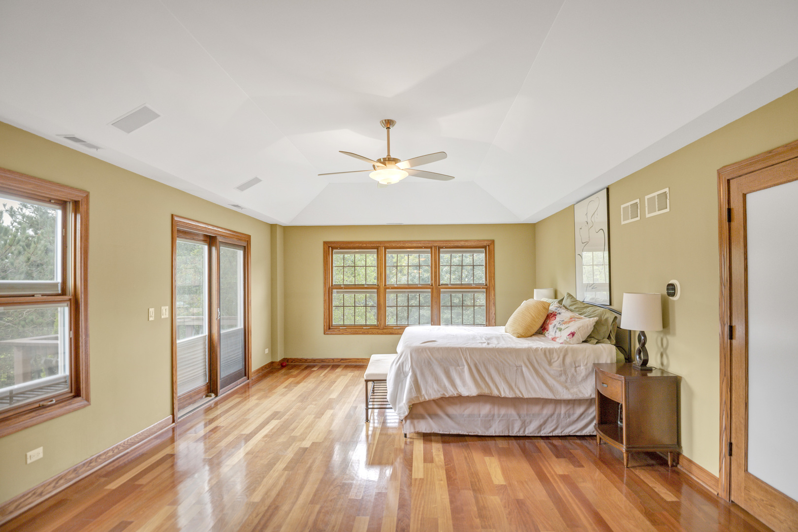 1535 S Douglas Avenue, Arlington Heights, IL 60005