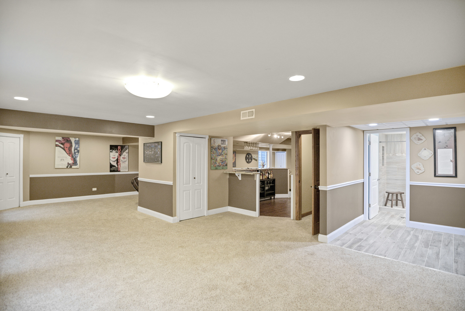 1535 S Douglas Avenue, Arlington Heights, IL 60005