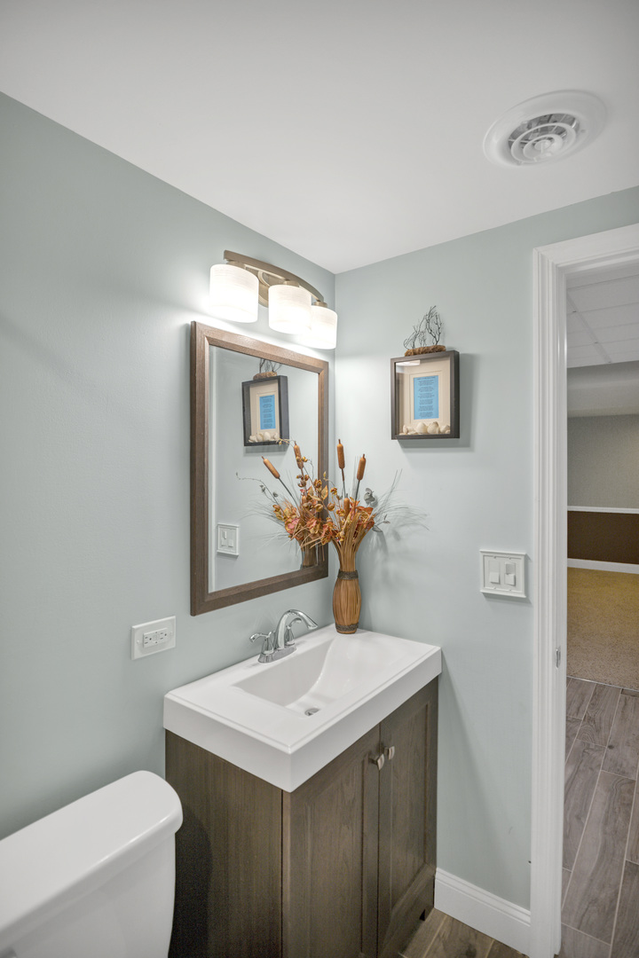 1535 S Douglas Avenue, Arlington Heights, IL 60005