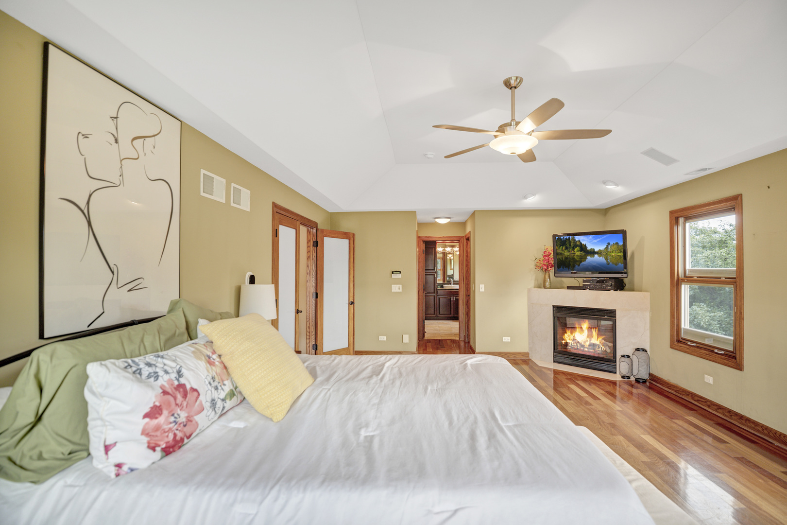 1535 S Douglas Avenue, Arlington Heights, IL 60005